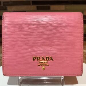 Prada Saffiano Leather Bifold Wallet 💖🌸😍